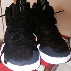 Kyrie 4 Nike Tennis- Kyrie Irving